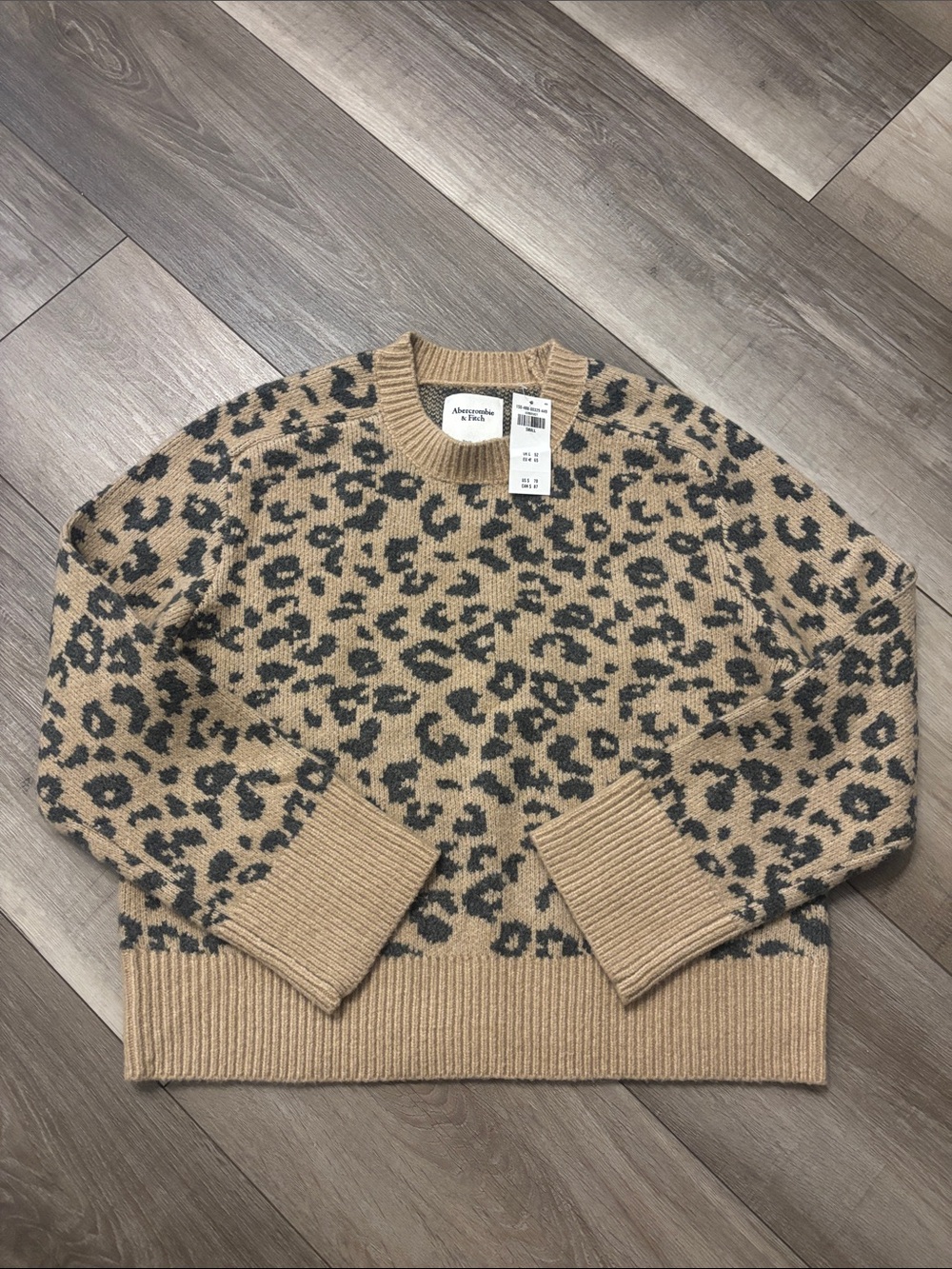 Abercrombie & Fitch Madeline Leopard Print Oversized Crew Neck Sweater - Picture 4 of 13